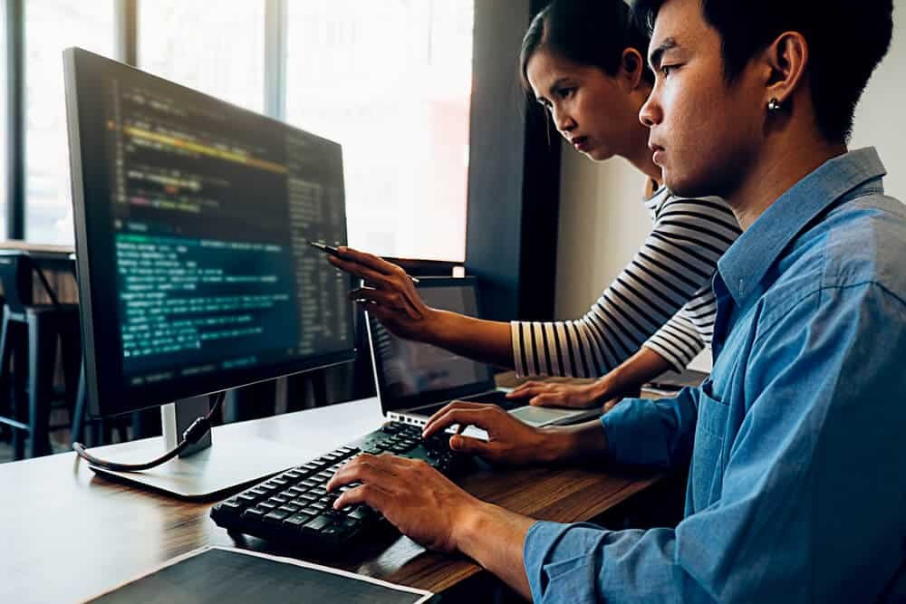 Coding Bootcamps and Digital Marketing Courses: A Comprehensive Review